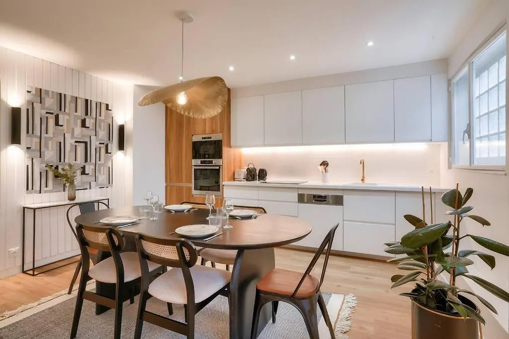 פריז Beautiful 3 Bedrooms Apt Near Eiffel Tower 0*,
